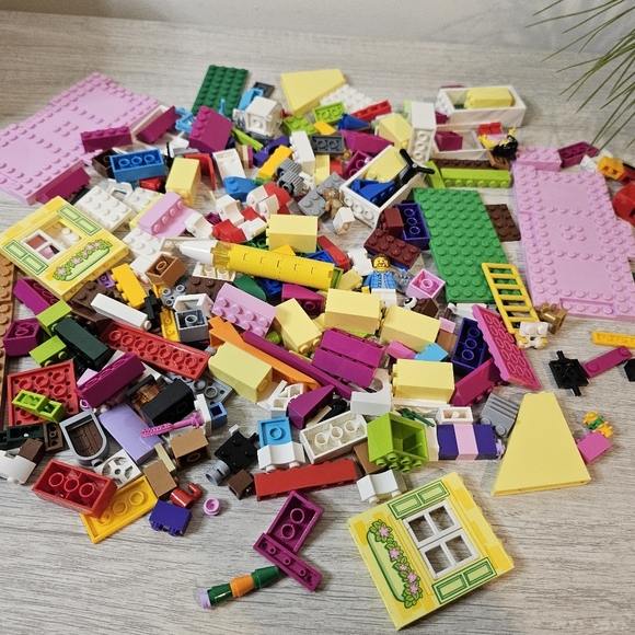 LEGO Classic Storage Box and Unknown Number Of Assorted Buildable Lego Pieces - Picture 12 of 13